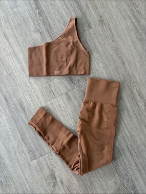 SET Active One-Shoulder Seamless Sports Bra & High-Waist Leggings - Brown